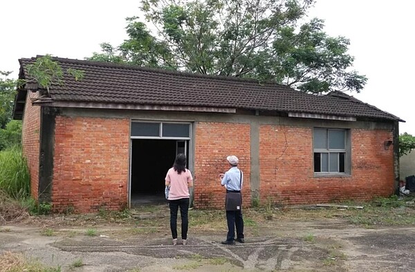 為配合司法院釋字第813號解釋,保障歷史建築坐落土地所有人的財產權益,行政院通過「文化資產保存法」修正草案,擬免徵歷史建築、紀念建築及其所定著的土地房屋稅與地價稅;文化部預估修法後最初稅損約3.6億元。圖/高雄市文化局提供