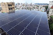 社區頂樓設光電板興致缺缺？里長揭裝設的大困境