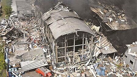 明揚大火後,經濟部啟動檢討「工廠管理輔導法」,針對未能核實申報危險物品資訊的工廠業者,將大幅提高罰則上限。圖∕本報資料照片