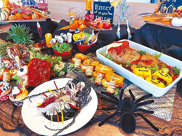 「萬聖節晚宴BUFFET」以骷髏、魔鬼、幽靈等經典元素製作餐點。(國泰飯店觀光事業提供)飲酒過量 有礙健康