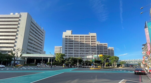 林口長庚醫院為全台最大規模醫院，周遭生活機能優秀，搭配機場捷運吸引雙北市外移人口置產 。涂／永慶房產集團提供