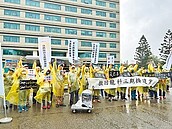 反龍科3期　居民無畏颱風拉布條抗議