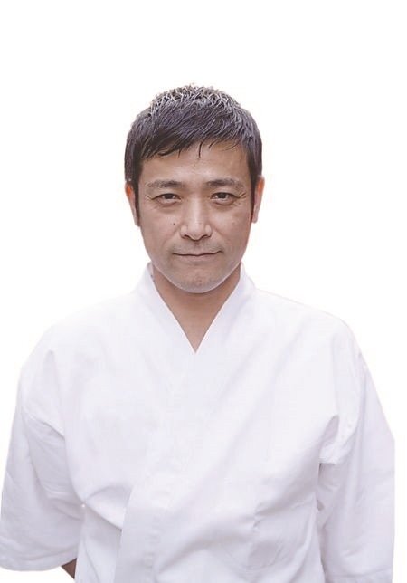 MMHG集團與大阪米其林一星〈燒鳥 市松〉主廚竹田英人合作,在台開設姐妹店〈fumee〉。圖∕姚舜、MMHG集團