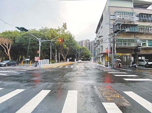 新北市板橋中正路379巷與藝文二街銜接道路通車後現況。圖/板橋區公所提供
