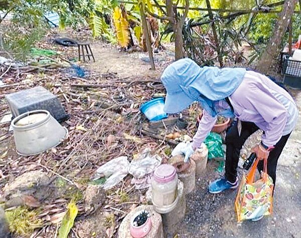 小犬颱風逐漸遠離，台南市政府登革熱相關防疫工作也立即恢復執行，6日除動員148人次執行北區東興里、東區裕農里及自強里共1670戶強制孳清外，排定的稽查行程也風雨無阻確實執行。圖／市府衛生局提供