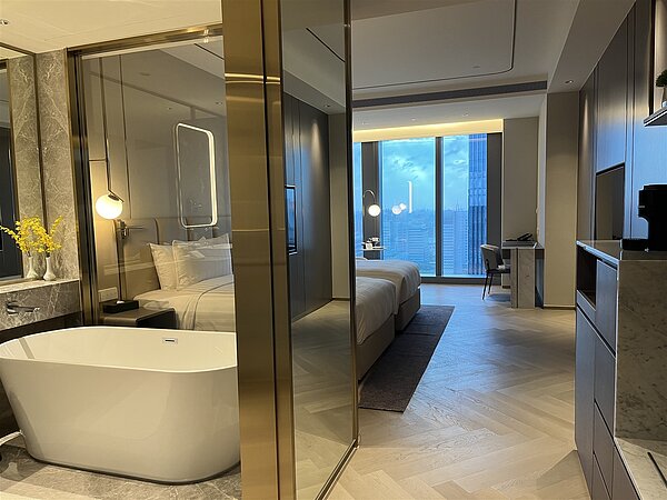 客房設計現代簡約。記者羅建怡/攝影