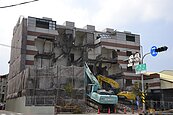 台南8年屋齡新建透天厝被譏醜　建商乾脆拆除重建引熱議