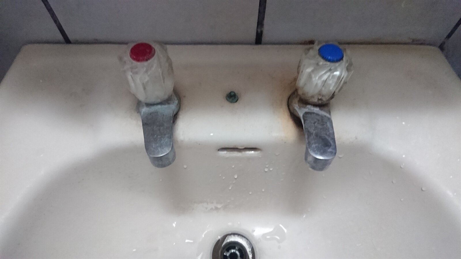 台灣自來水公司辦理明德淨水場高壓用電設備委外檢測工程,10月12日8點至下午3點停水施工,苗栗市、頭屋鄉及後龍鎮52村里受影響。本報資料照片