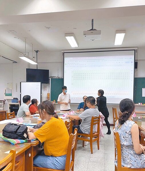 新北市樹林區文林國小上月召開家長代表大會及改選家長會,投票方式明顯違反規定,部分委員認為權益受損,於是一狀告上教育局。對此,教育局認為程序有違規定,要求校方重新召開。圖/民眾提供