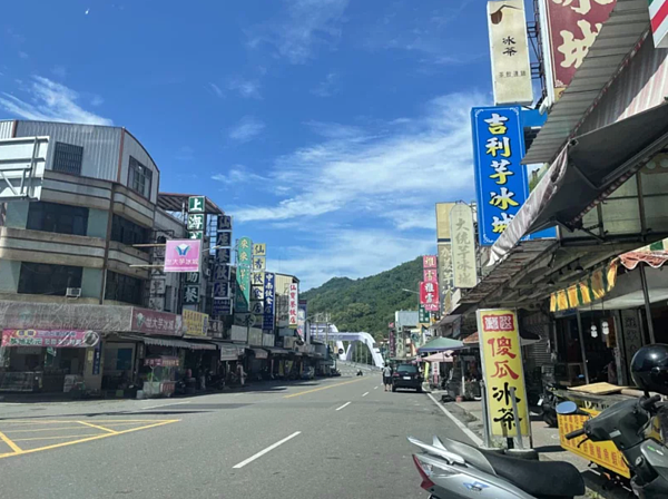 業者透露中秋連假業績是往常假日的一半不到。記者蔡世偉/攝影