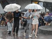 中颱布拉萬增為強颱！　氣象署揭「最新路徑」對台影響曝光