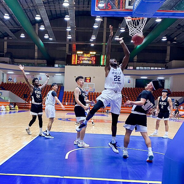 WILL POWER永慶盃慈善公益籃球賽,今年首度增加大專組賽事。圖/永慶房產集團提供