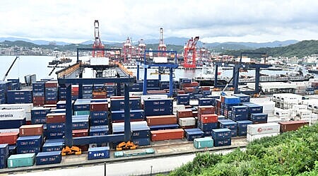 每年經手約25兆美元商品貿易的航運業,面臨不確定性。圖∕本報資料照片