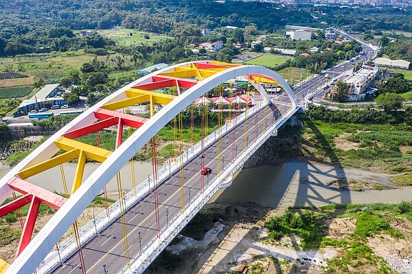盧山橋與東義路改建工程8月底順利完工。圖/嘉義市政府提供