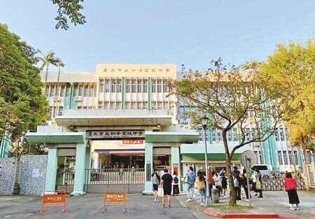 
有人貼文恐嚇要在台北市和平高中「大屠殺」，警方偵辦後查出嫌犯是透過國外公司App留言，已向對方發出相關資料要求調閱使用者，以追查嫌犯身分。（本報資料照片）
