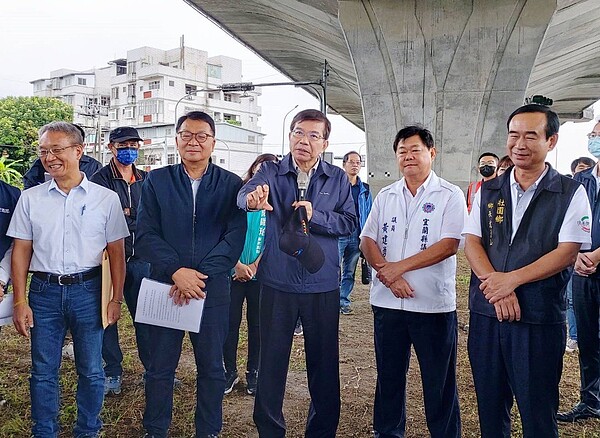 交通部長王國材表示,地方對於台62線延伸宜蘭的路線方案已有共識,採取1Y方案,年底報到行政院核定可行性評估。記者戴永華/攝影