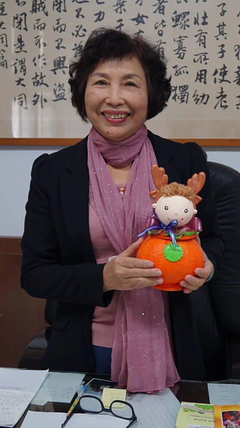 嘉縣前鹿草鄉長楊秀玉去年遭檢舉鴨母寮排水工程房屋拆除補助案涉圖利，偵辦結果獲不起訴處分。圖／取自楊秀玉臉書