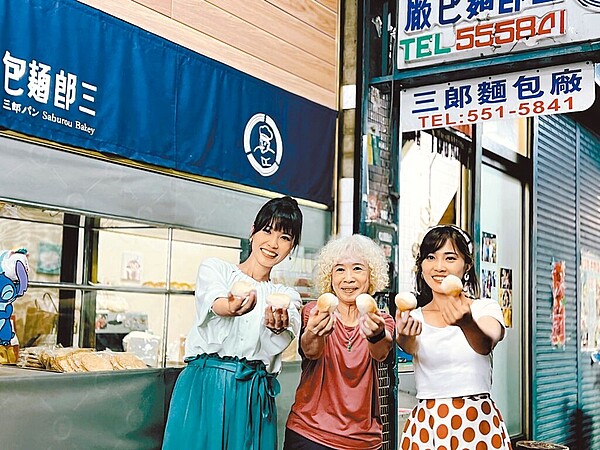 高市府觀光局特別為遊客設計「鹽埕區旅遊全攻略」,期待各地旅客可以到鹽埕區品嘗當地特色美食、參訪景點,體驗高雄鹽埕之美。(高市府觀光局提供/洪浩軒高雄傳真)