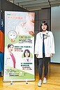 肩痛不活動　五十肩恐加劇