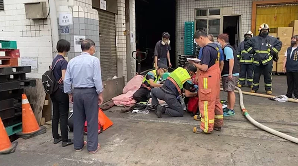 聯華食品彰化北斗廠發生火災,釀成八死、七輕重傷的慘劇,檢方認為工廠兩名管理人涉犯過失致死罪嫌重大。聯合報資料照片