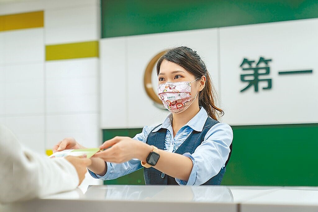 一銀採「升等晉級」方式加薪，今年平均2.3％到2.5％。（第一銀行提供）