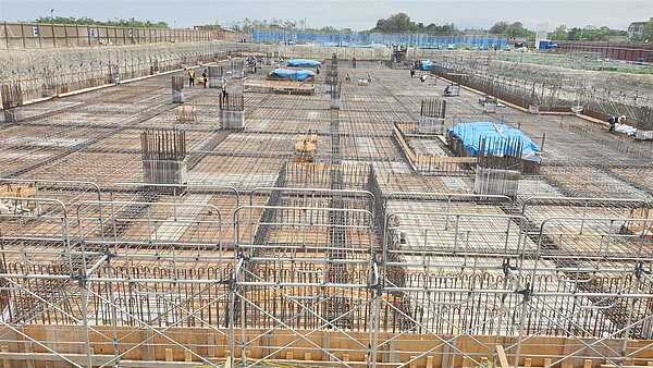 航空城開發計畫拆遷戶安置住宅預計今年6月開說明會,10月可以參觀實品屋,圖為今天上午工地現況。記者鄭國樑/攝影