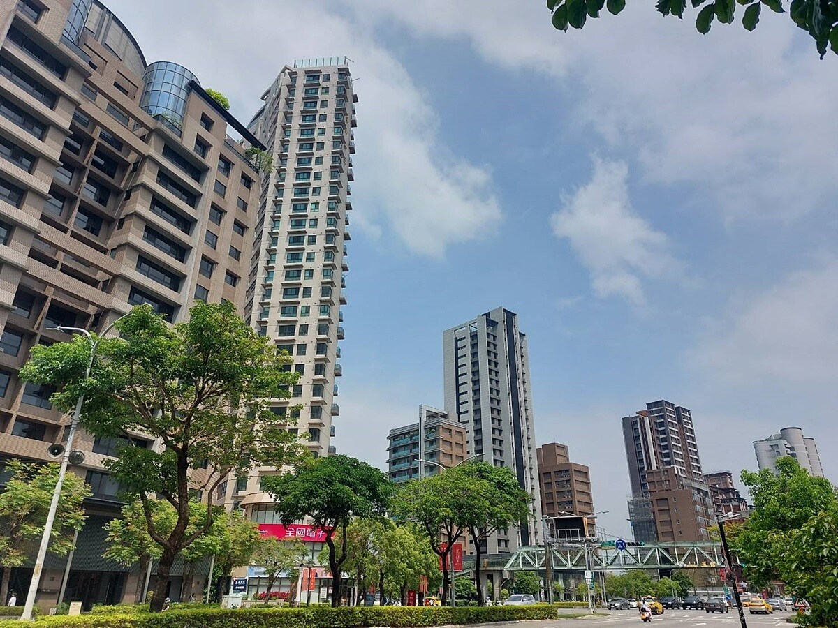 新北「這區」被長輩狂嘴「缺點爆多」!網傻眼列「優勢」:幾乎秒殺完銷 新北三重在2022年30~50歲六都購屋熱區中,擠進第十名,其中三重重陽重劃區就是買房熱區,除了在地區域自住客,也有不少比例的台北市客群。圖/好房網News記者林和謙/攝
