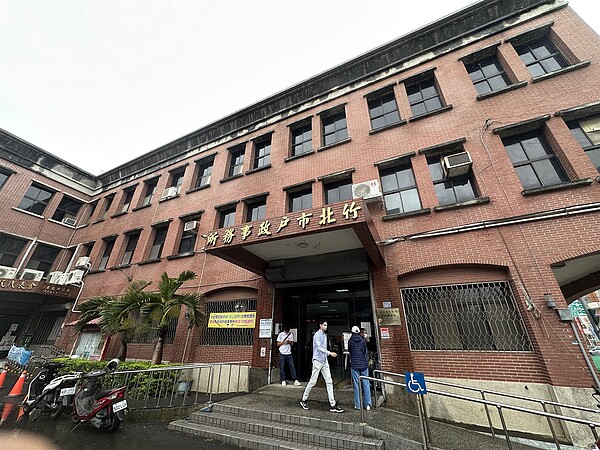 竹北市公所呼籲受影響市民盡快完成身分證註記,以免影響平時辦理身分相關業務。記者巫鴻瑋/攝影