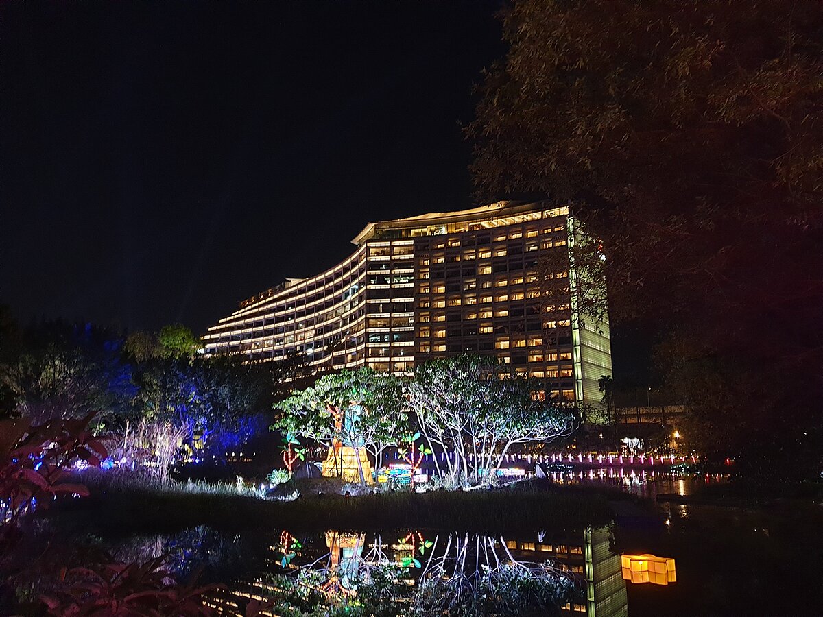 松山文創園區入園人數，於2023台灣燈會19天累積突破100萬參觀人次，也創下園區於2011年重新開園以來單月新高。也讓誠品經營團隊對誠品松菸店燃起信心。記者陳宛茜／攝影 