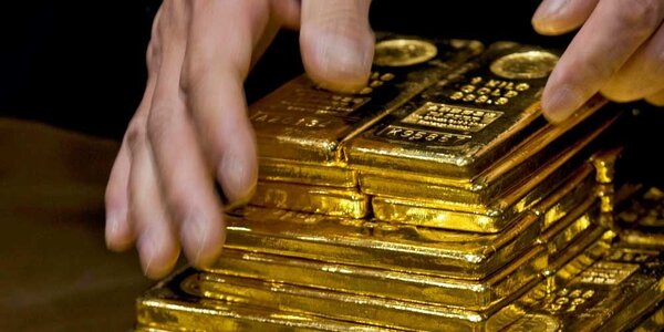 國際黃金價格4日暴衝，盤中每盎司飆至2,081美元的歷史新高。圖／中時報資料照片
