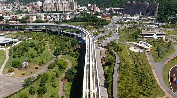 新北捷運三鶯線行經三鶯藝術村，串連陶瓷文化藝術走廊。圖／新北市捷運局提供
