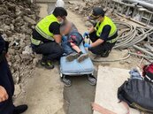 新莊建案工地石板傾倒　工人大腿壓傷骨折送醫