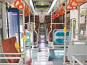 急煞害女乘客跌癱　業者要駕駛自己賠