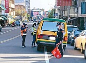 車不讓行人就開單！南投4天取締221件　惹民怨