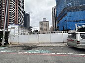 拆安全支撐架　工人未綁安全帶墜地下三樓亡！新北勒令林口工地停工