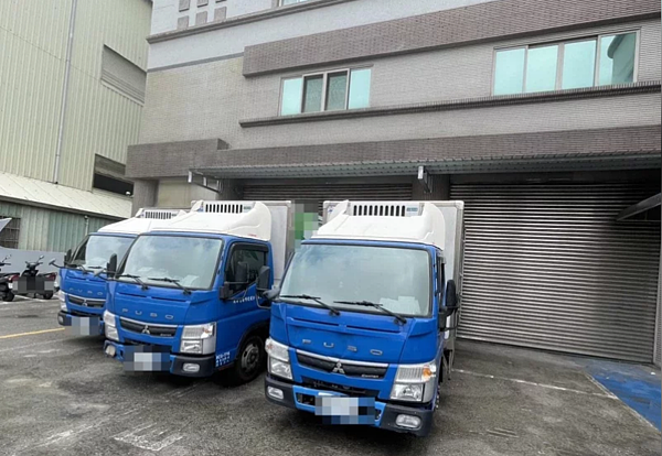 上游廠商前往生技公司的倉庫,發現大門深鎖。圖/聯合報讀者提供