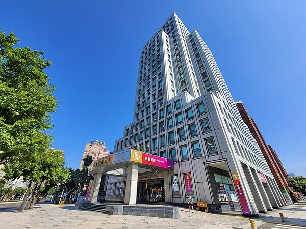 兆豐銀行力挺太陽光電,統籌主辦中租迪和78億元聯貸案。圖/聯合報系資料照片