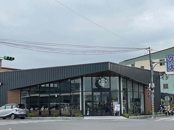 今年2月開幕的連鎖咖啡店華陽門市,月租22.5萬創南投市新高。圖/台灣房屋提供