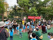 康寧非營利幼兒園親子健行　天熱情更熱