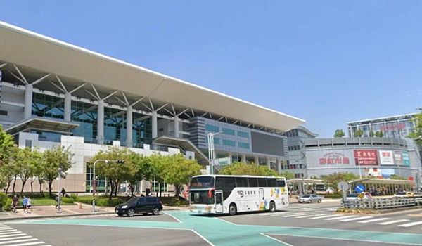 高鐵高雄左營站房價均價每坪為28.3萬，4年約成長28.5%，是高鐵全台大站區中成長最多的一站。者王昭月／翻攝