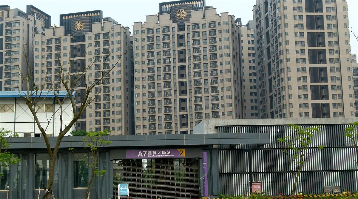 桃園龜山區大坪頂機捷A7站緊鄰合宜住宅、大學,光靠捷運難解決交通需求。記者鄭國樑/攝影