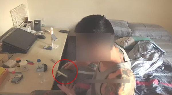 台中市張姓男子欺騙母親，要母親替他跑腿買毒，過程被警方蒐證，警方循線抓人，當場查獲K他命、K盤等贓證物。記者陳宏睿／翻攝