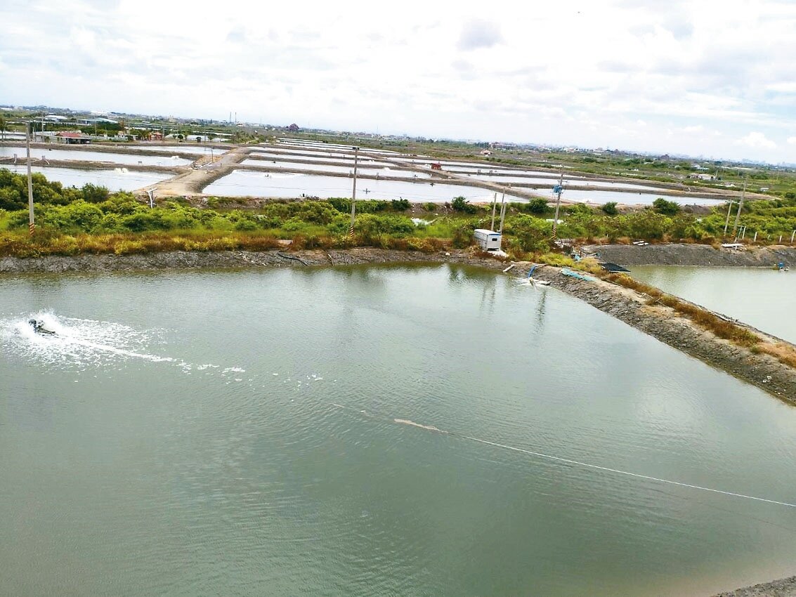 台南七股區鄉親昨天於國土計畫法說明會反映部分靠近安南區土地,國土功能分區劃為農地,不利未來發展。記者謝進盛/攝影