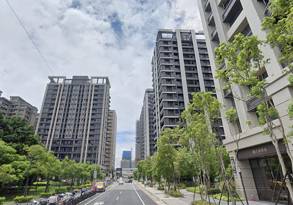 脫北客的最愛!新北桃熱門路段揭曉 這重劃區「年度霸榜」不是沒原因 板橋區華江一路為去(2022)年度新北最夯購屋路段。街景圖/翻攝自Google maps