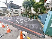 安坑輕軌旁國有地遭占　公所改設機車格發揮效益