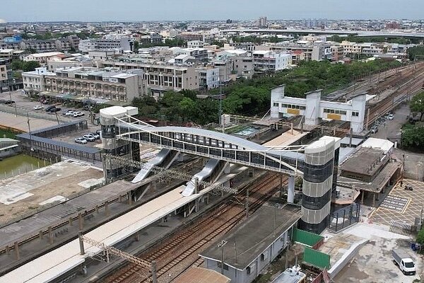 清水車站跨站天橋完工啟用。圖／台中市府提供