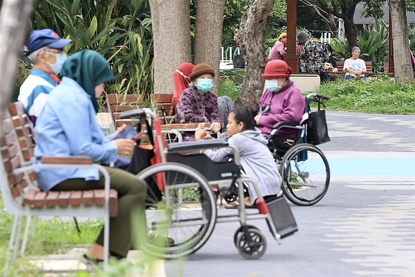 近日三總醫師因開立巴氏量表被打,但許多家屬拿不到量表,請不到外勞成為最大困擾。專家建議評估請外勞應回歸長照窗口,甚至廢除巴氏量表。記者林伯東/攝影