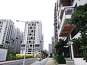 拚社宅量抑制高房價？他揭「嚇人數據」不吃不喝20年才可買房　