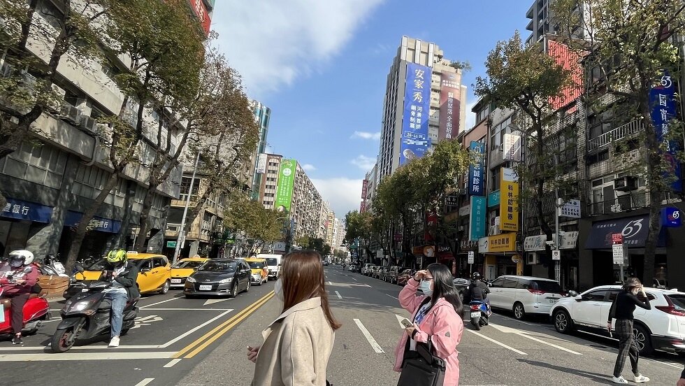 ▼透過擠壓建商利潤來讓年輕人買得起房,並不切實際。(示意圖/<a href="https://house.ebc.net.tw/" target="_blank">EBC地產王</a>張琬聆攝)