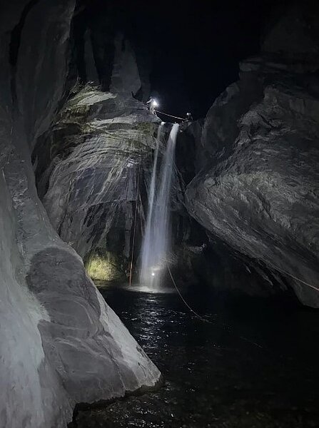 屏東縣霧臺鄉飛龍瀑布發生嚴重山難,鄉長巴正義表示,禁忌之地應更加注意,研擬嚴加管制。圖為瀑布示意。圖/消防局提供